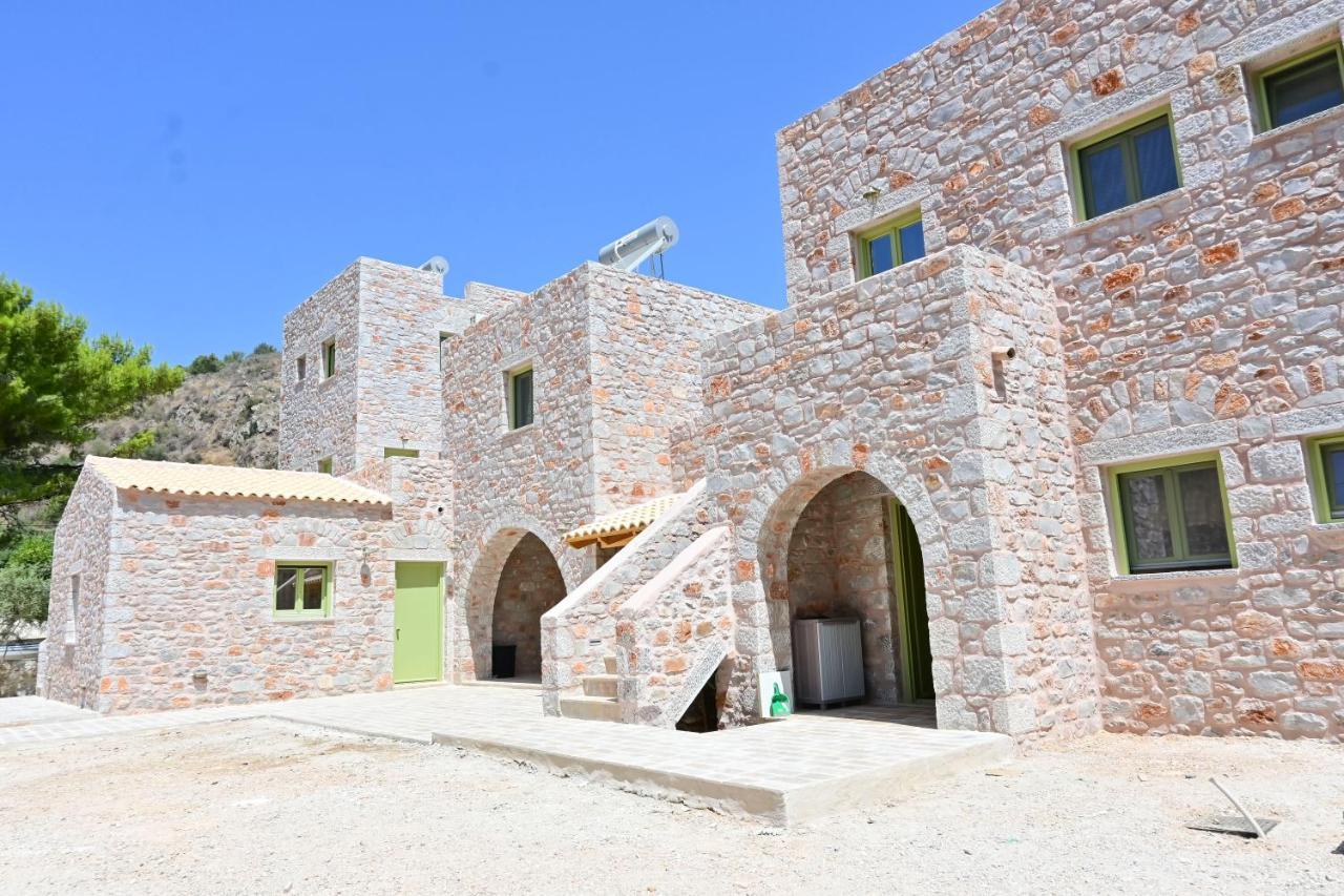 Arapis Rooms & Suites Agios Kiprianos Екстериор снимка