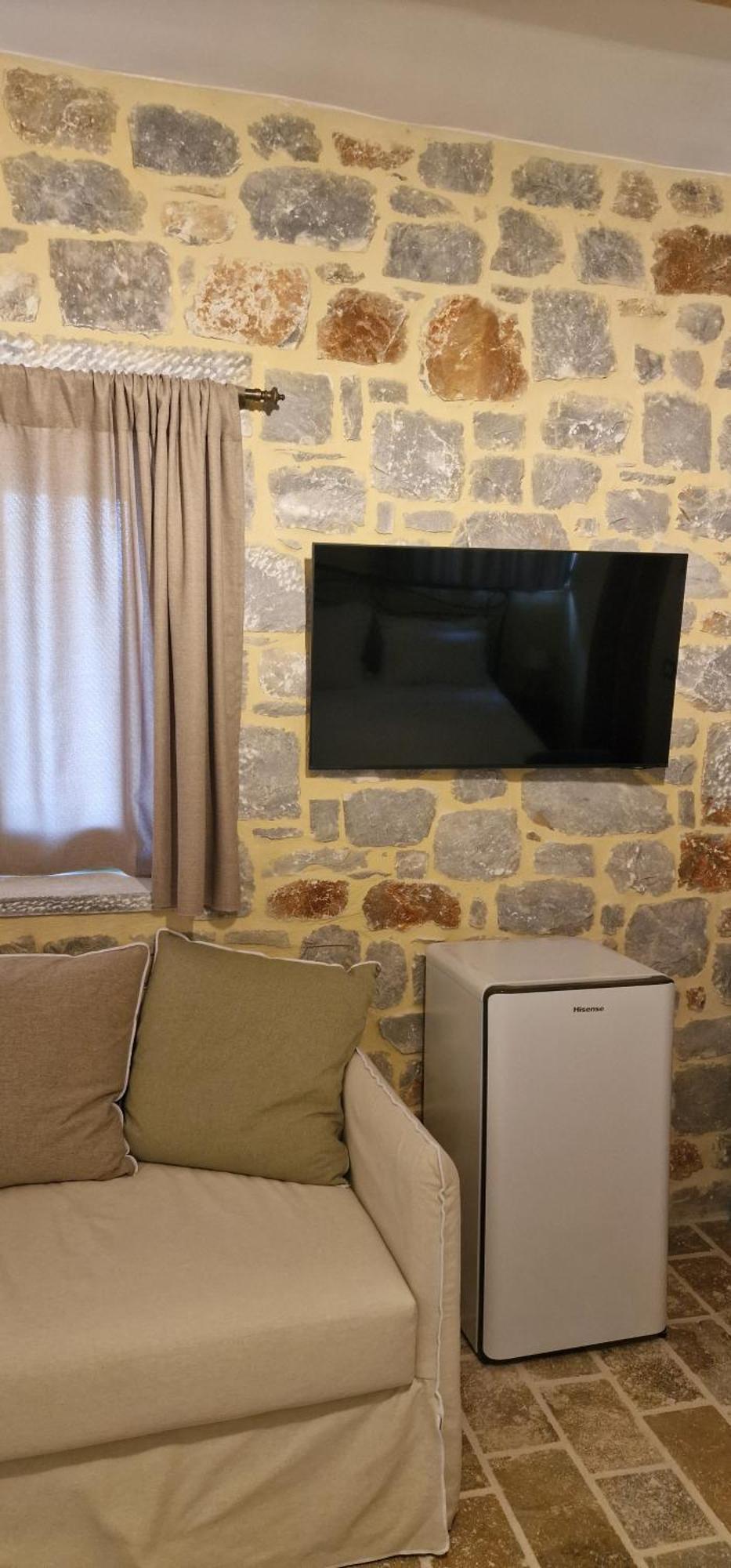 Arapis Rooms & Suites Agios Kiprianos Екстериор снимка
