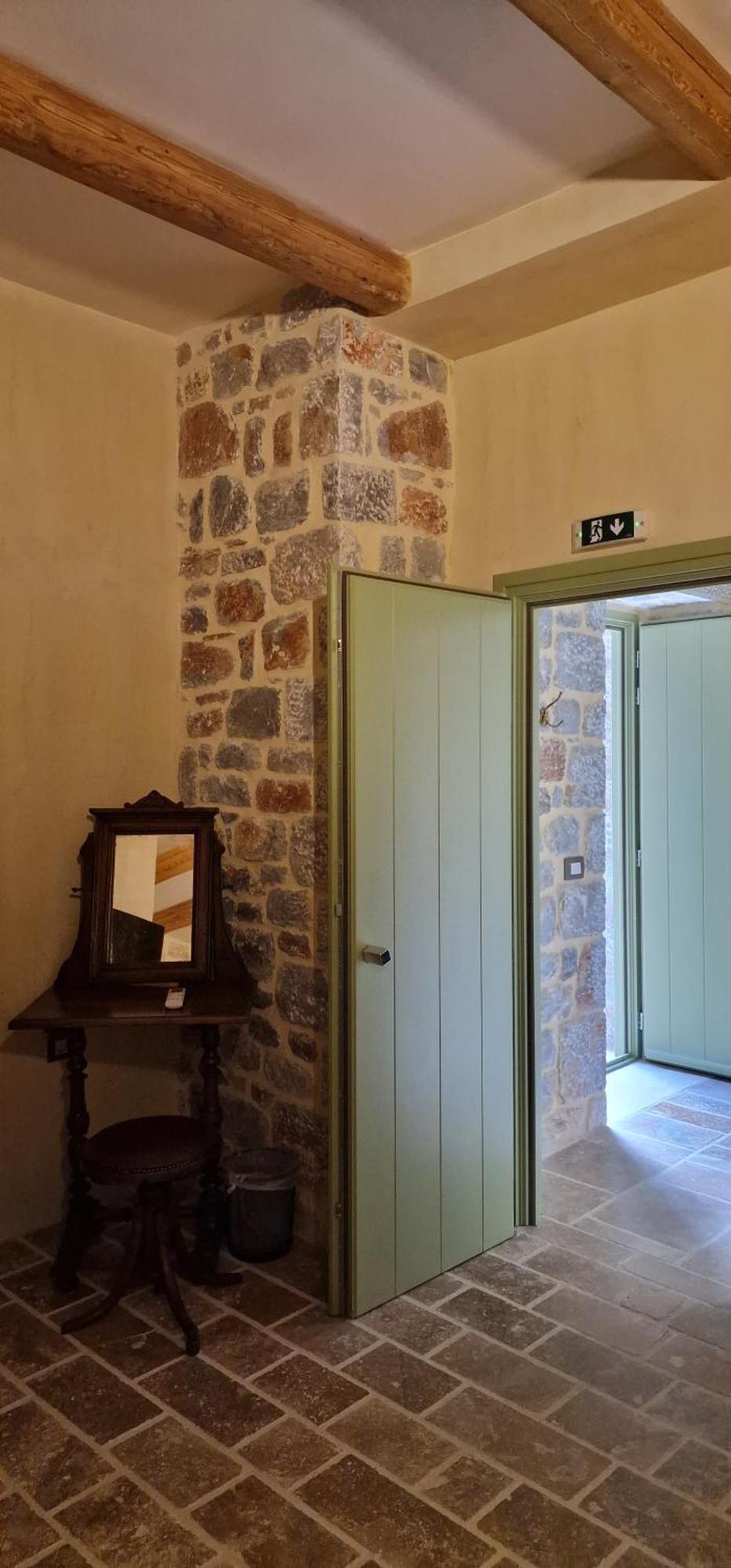 Arapis Rooms & Suites Agios Kiprianos Екстериор снимка