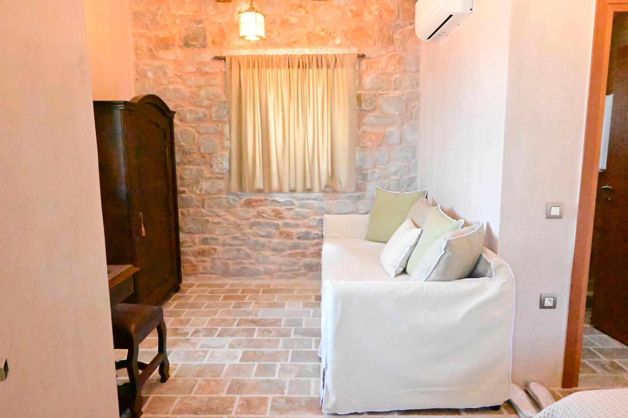 Arapis Rooms & Suites Agios Kiprianos Екстериор снимка