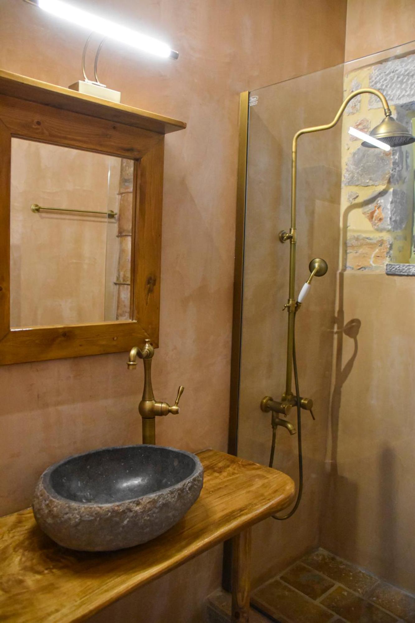 Arapis Rooms & Suites Agios Kiprianos Екстериор снимка